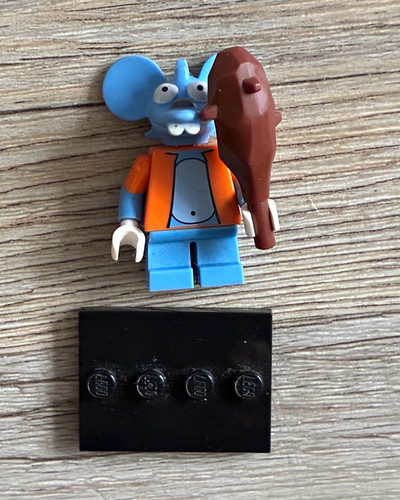 Lego itchy minifigure - itchy,