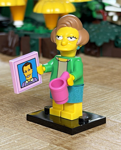 Lego simpsons series edna - 2,